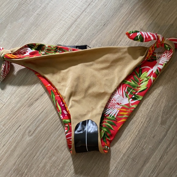 Dolce Vita swimsuit bottoms - Picture 4 of 5